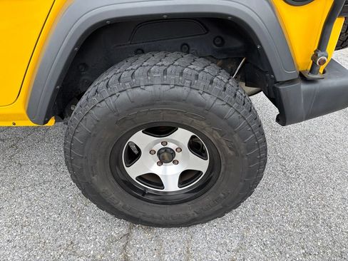 Used 2018 Jeep Wrangler Unlimited Sport AWD/4WD image 14