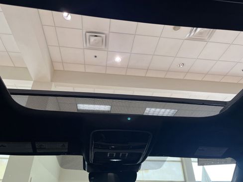 Used 2025 Land Rover Range Rover Velar Dynamic SE image 26