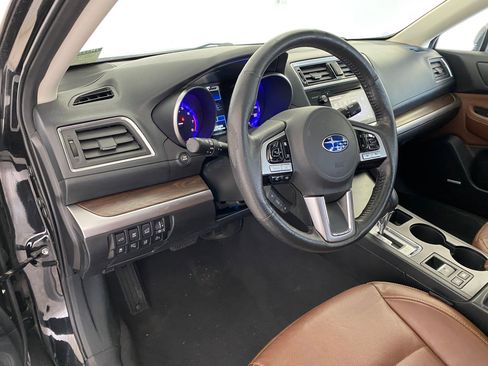 Used 2017 Subaru Outback 3.6R Touring image 4