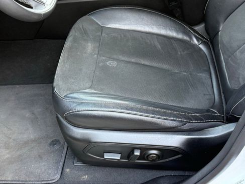 Used 2023 Jeep Grand Cherokee Altitude image 2