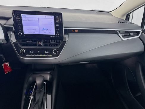 Used 2021 Toyota Corolla LE image 23