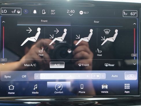 Used 2024 Chrysler Pacifica Touring-L FWD image 22