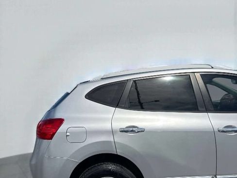 Used 2015 Nissan Rogue S w/ Convenience Package FWD image 4