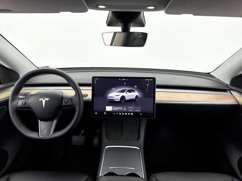 Used 2023 Tesla Model Y AWD image 21