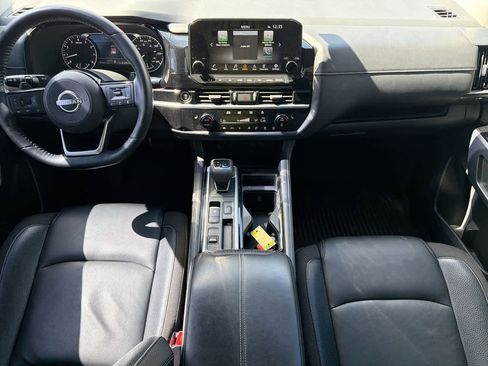 Used 2022 Nissan Pathfinder SL image 11