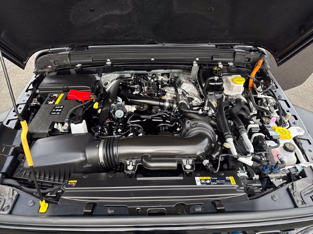 Used 2024 Jeep Wrangler Unlimited AWD/4WD image 26