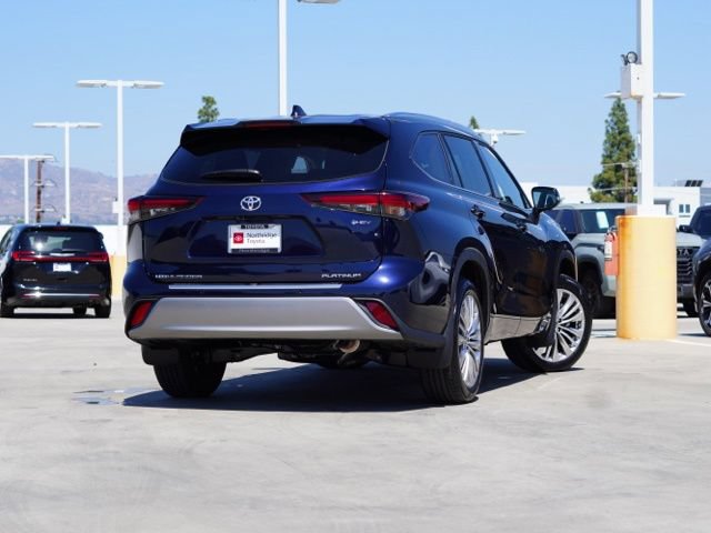 Certified 2026 Toyota Highlander Platinum AWD/4WD image 7