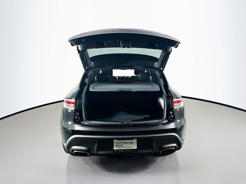Certified 2026 Porsche Macan image 28