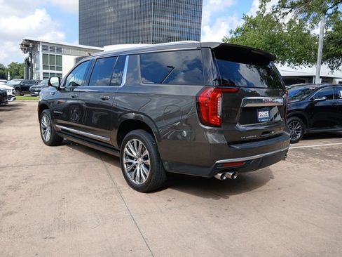 Used 2021 GMC Yukon XL Denali w/ Denali Premium Package AWD/4WD image 4