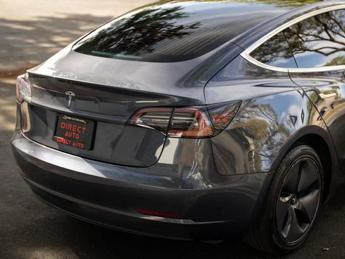 Used 2020 Tesla Model 3 Standard Range image 12