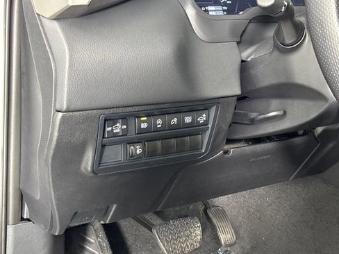 Used 2024 Toyota Tundra Limited AWD/4WD image 12