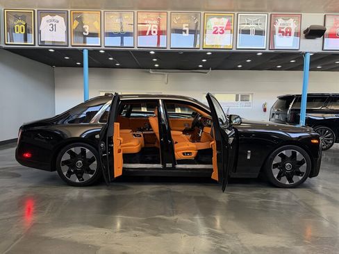 Used 2026 Rolls-Royce Phantom Sedan image 7
