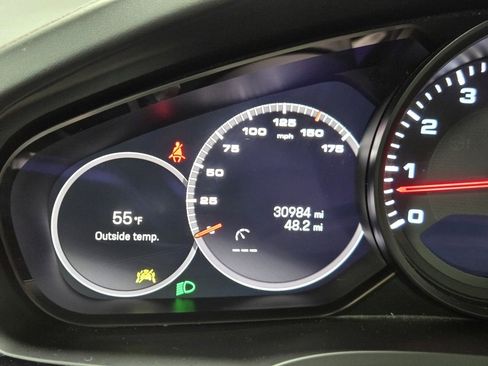 Used 2022 Porsche Cayenne Platinum Edition image 20