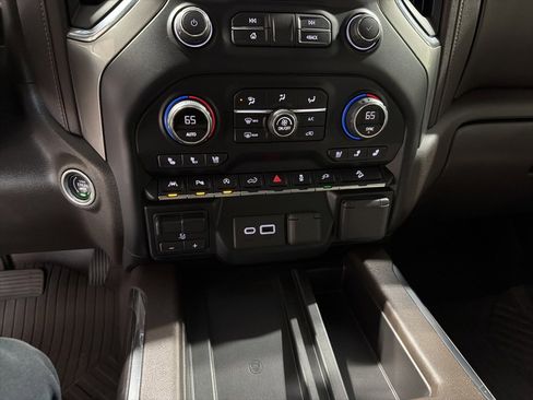 Used 2021 Chevrolet Silverado 1500 LTZ w/ Technology Package image 31