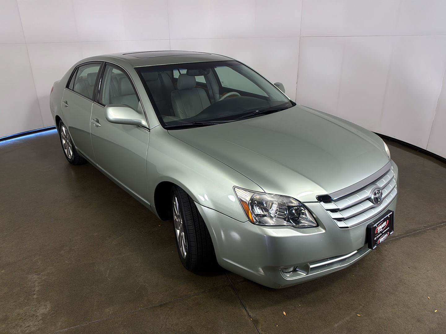 Used 2006 Toyota Avalon XLS FWD image 7