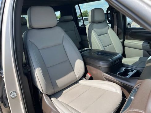 Used 2022 GMC Yukon XL SLT w/ SLT Premium Package AWD/4WD image 40