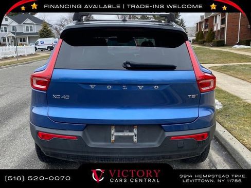 Used 2021 Volvo XC40 T5 R-Design w/ Advanced Package image 5