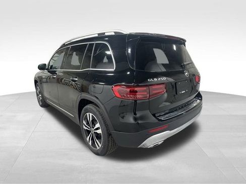 New 2025 Mercedes-Benz GLB 250 4MATIC image 8