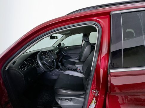 Used 2018 Volkswagen Tiguan SE image 13