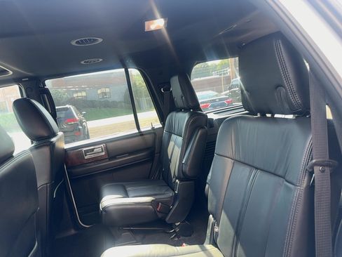 Used 2016 Lincoln Navigator Select AWD/4WD image 12