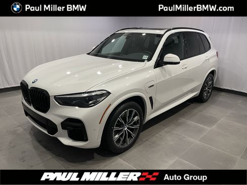 Certified 2022 BMW X5 xDrive45e w/ M Sport Package image 1