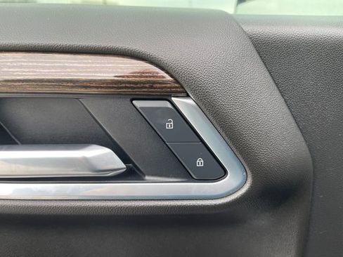 Used 2025 GMC Sierra 1500 Elevation image 27