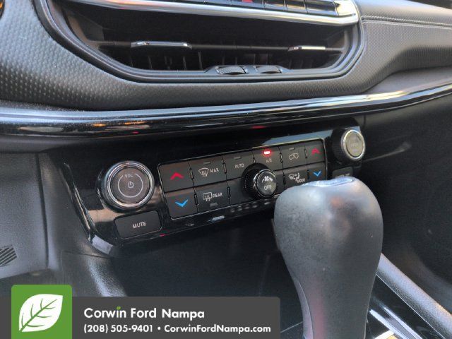 Used 2023 Jeep Compass Latitude w/ Convenience Group AWD/4WD image 17