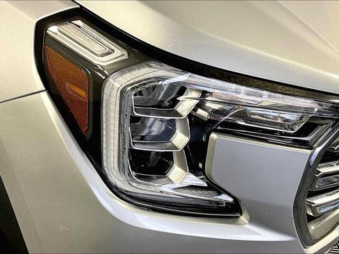 Used 2022 GMC Terrain SLT FWD image 26
