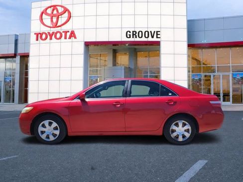 Used 2008 Toyota Camry LE FWD image 2