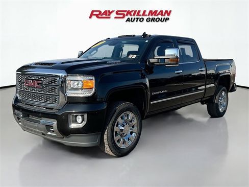 Used 2019 GMC Sierra 2500 Denali w/ Duramax Plus Package image 3