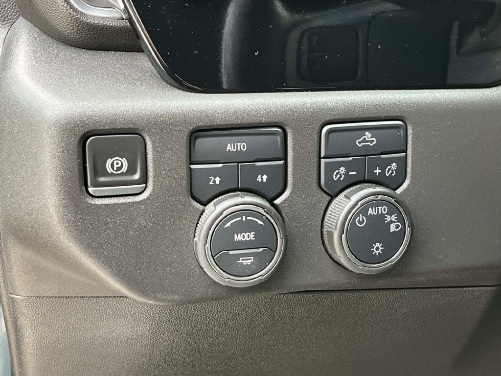 Used 2025 Chevrolet Silverado 1500 LT AWD/4WD image 28
