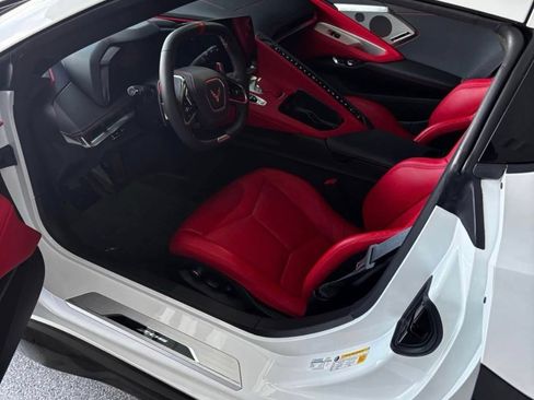 Used 2025 Chevrolet Corvette Z06 RWD image 6
