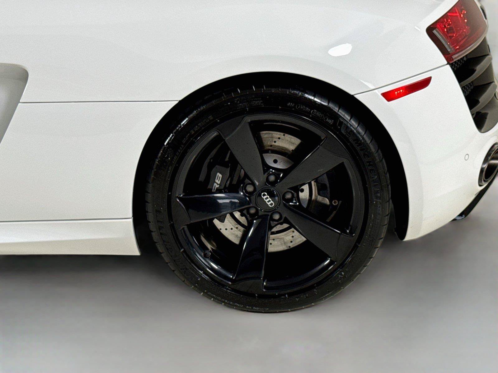 Used 2012 Audi R8 V10 AWD/4WD image 40