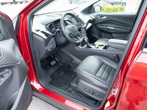 Used 2019 Ford Escape Titanium image 15