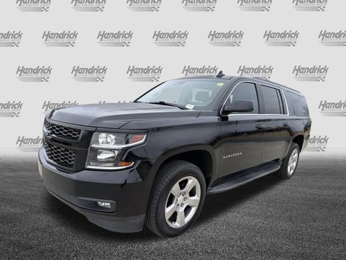 Used 2017 Chevrolet Suburban LT image 5