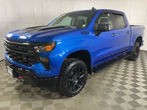 Used 2023 Chevrolet Silverado 1500 Custom Trail Boss w/ LPO, Dark Essentials Package AWD/4WD image 3
