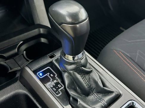 Used 2019 Toyota Tacoma TRD Sport image 19