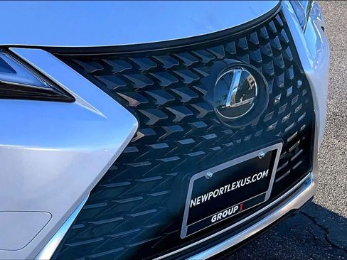 Used 2023 Lexus UX 250h FWD image 28