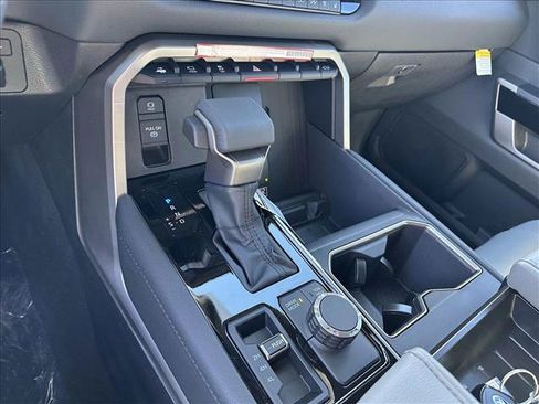 Used 2026 Toyota Tundra Limited AWD/4WD image 13