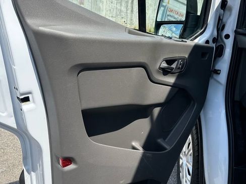 Used 2023 Ford E-Transit Medium Roof RWD image 7