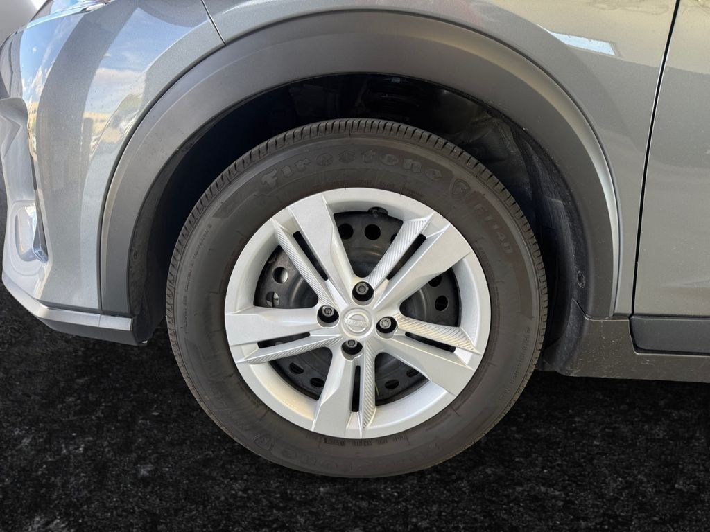 Used 2025 Nissan Kicks Play S FWD image 27