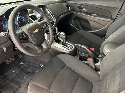 Used 2016 Chevrolet Cruze LT w/ RS Package FWD image 4