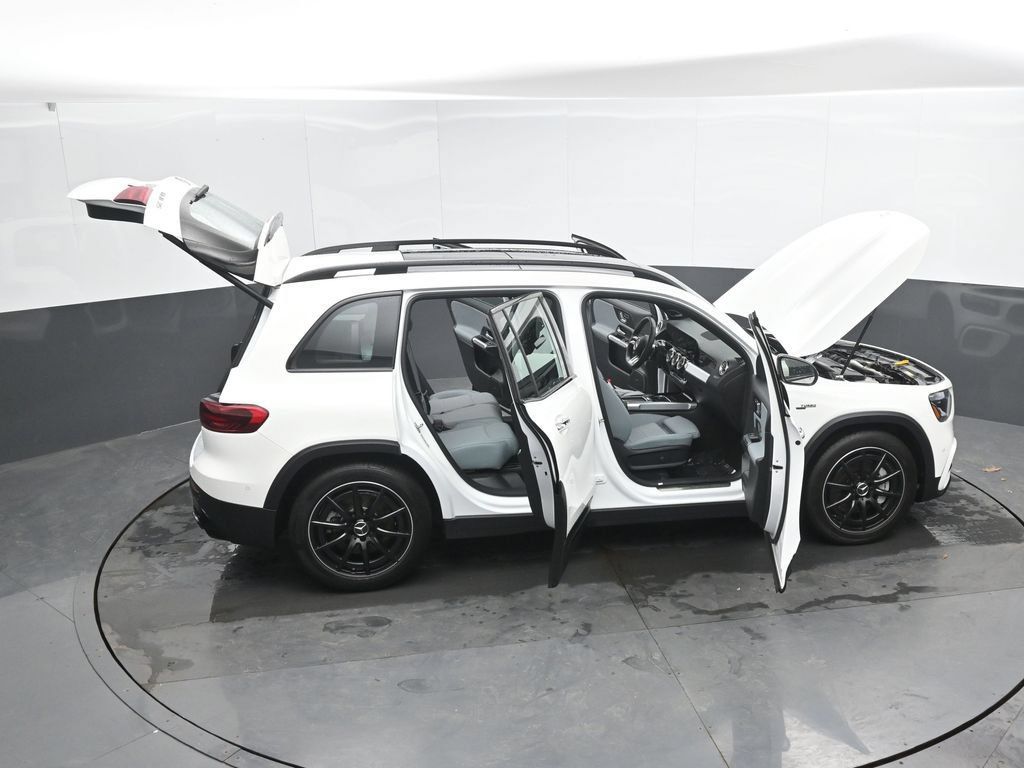 Used 2025 Mercedes-Benz GLB 35 AMG 4MATIC image 53