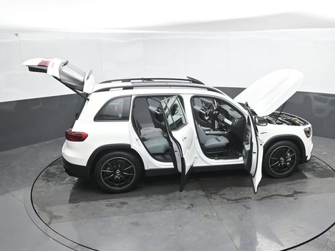Used 2025 Mercedes-Benz GLB 35 AMG 4MATIC image 53