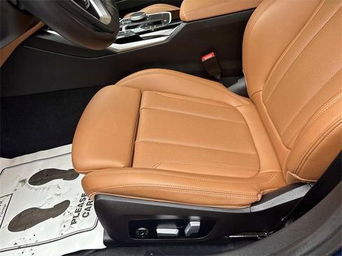 Used 2023 BMW 330i xDrive Sedan w/ Premium Package image 23