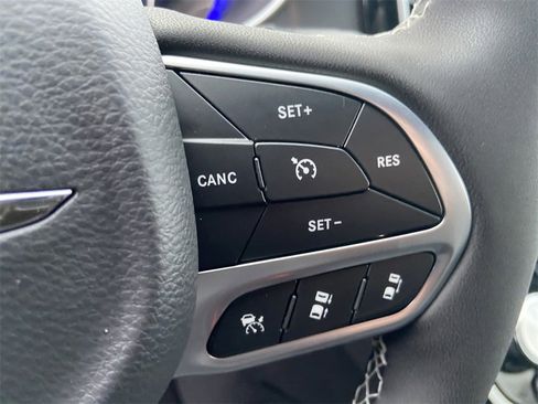 New 2026 Chrysler Pacifica Select image 16