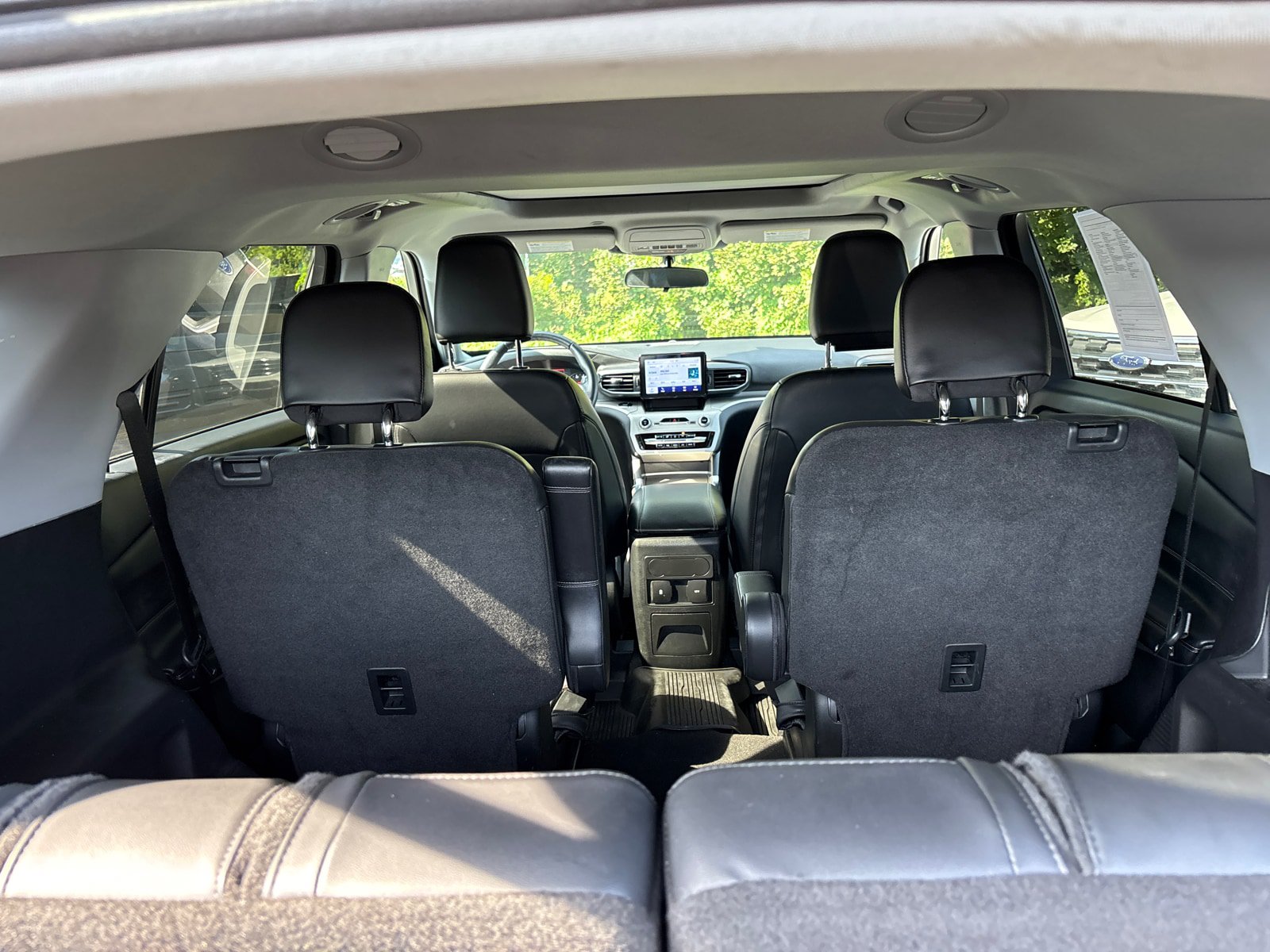 Used 2023 Ford Explorer XLT w/ Equipment Group 202A AWD/4WD image 9