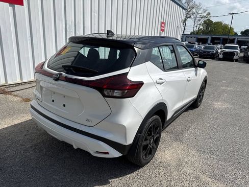 Used 2023 Nissan Kicks SR FWD image 8