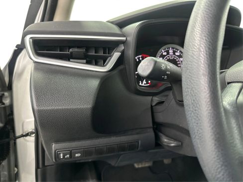 Used 2021 Toyota Corolla LE image 19