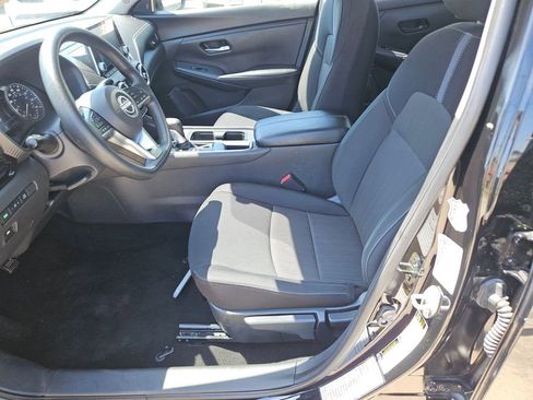 Used 2025 Nissan Sentra SV FWD image 11